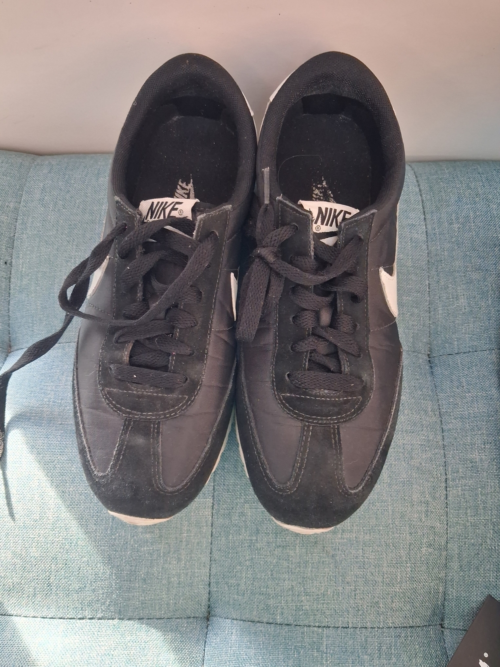 Nike Women’s Black Retro Runner Sneakers